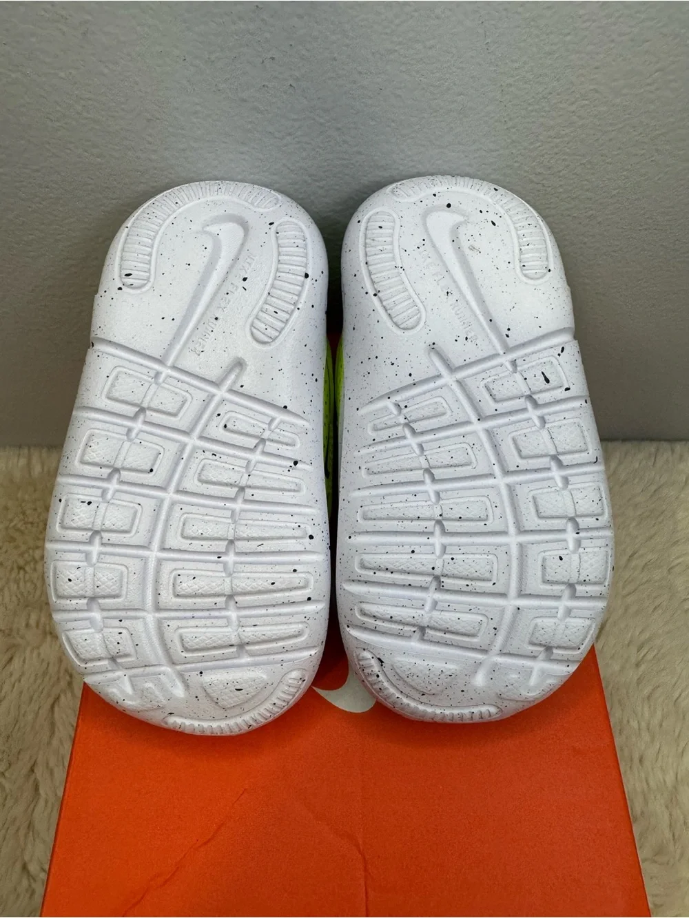 Nike slip kids